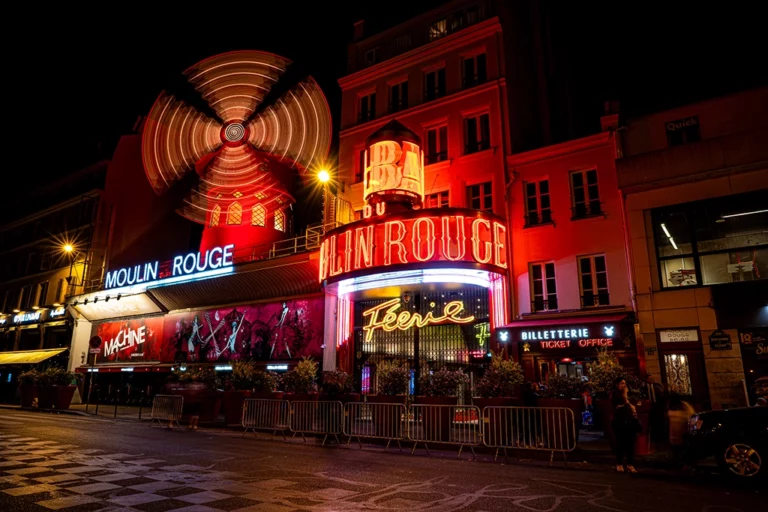 Moulin Rouge -Paris